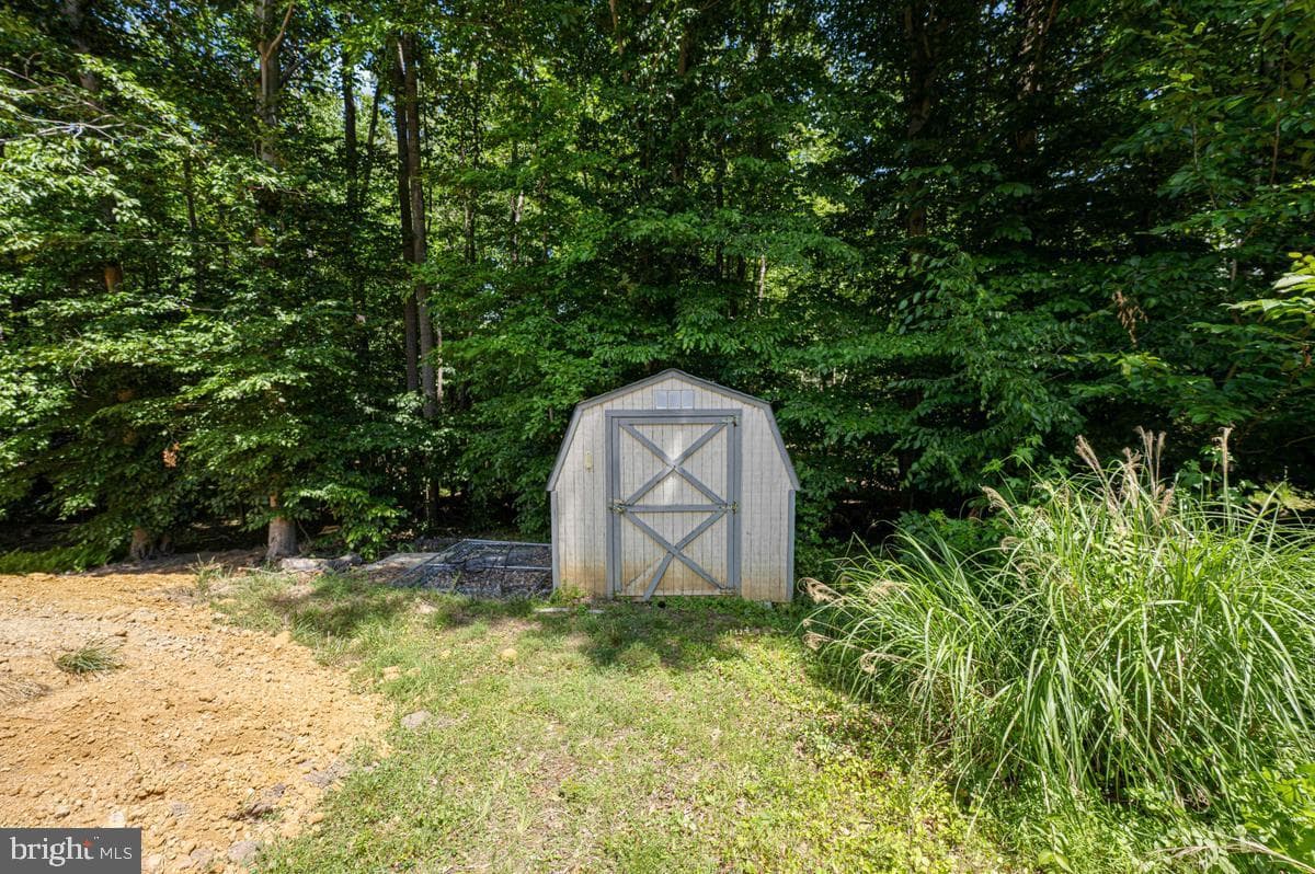 1010 Wales Drive photo 31