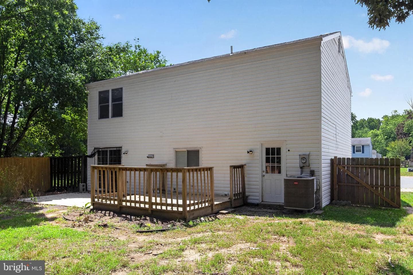 2421 York Court photo 37