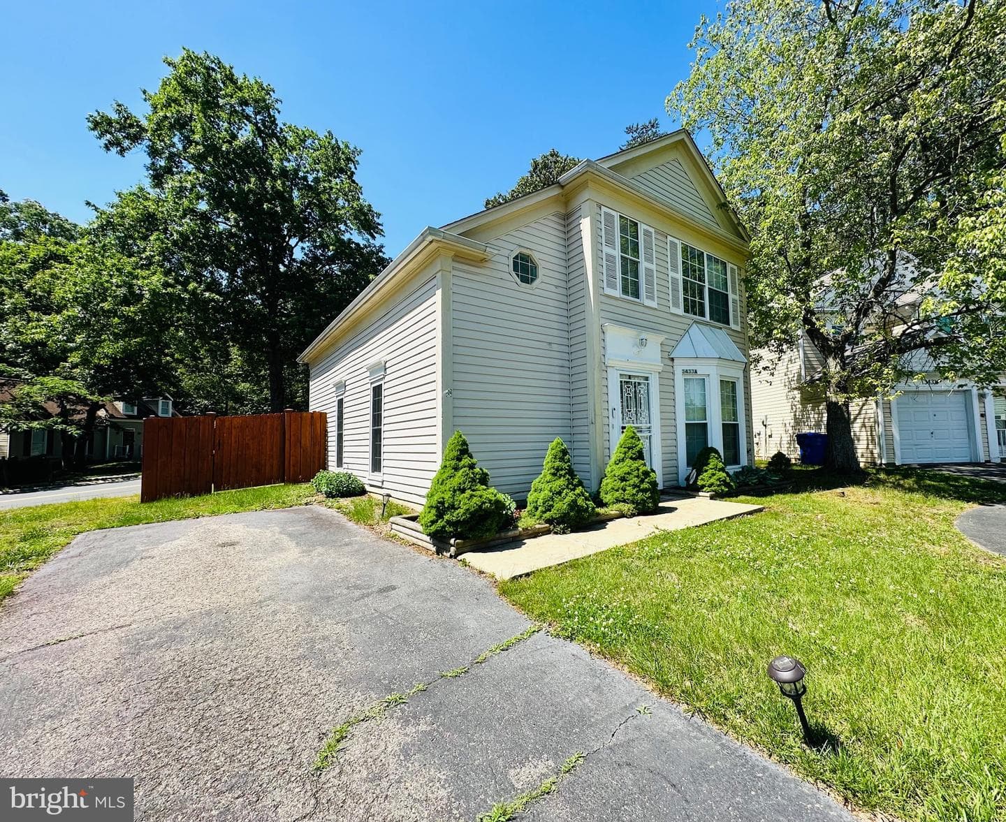 3433 Azalea Place photo 3