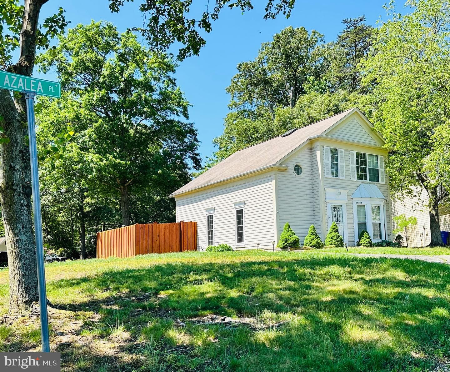 3433 Azalea Place photo 5