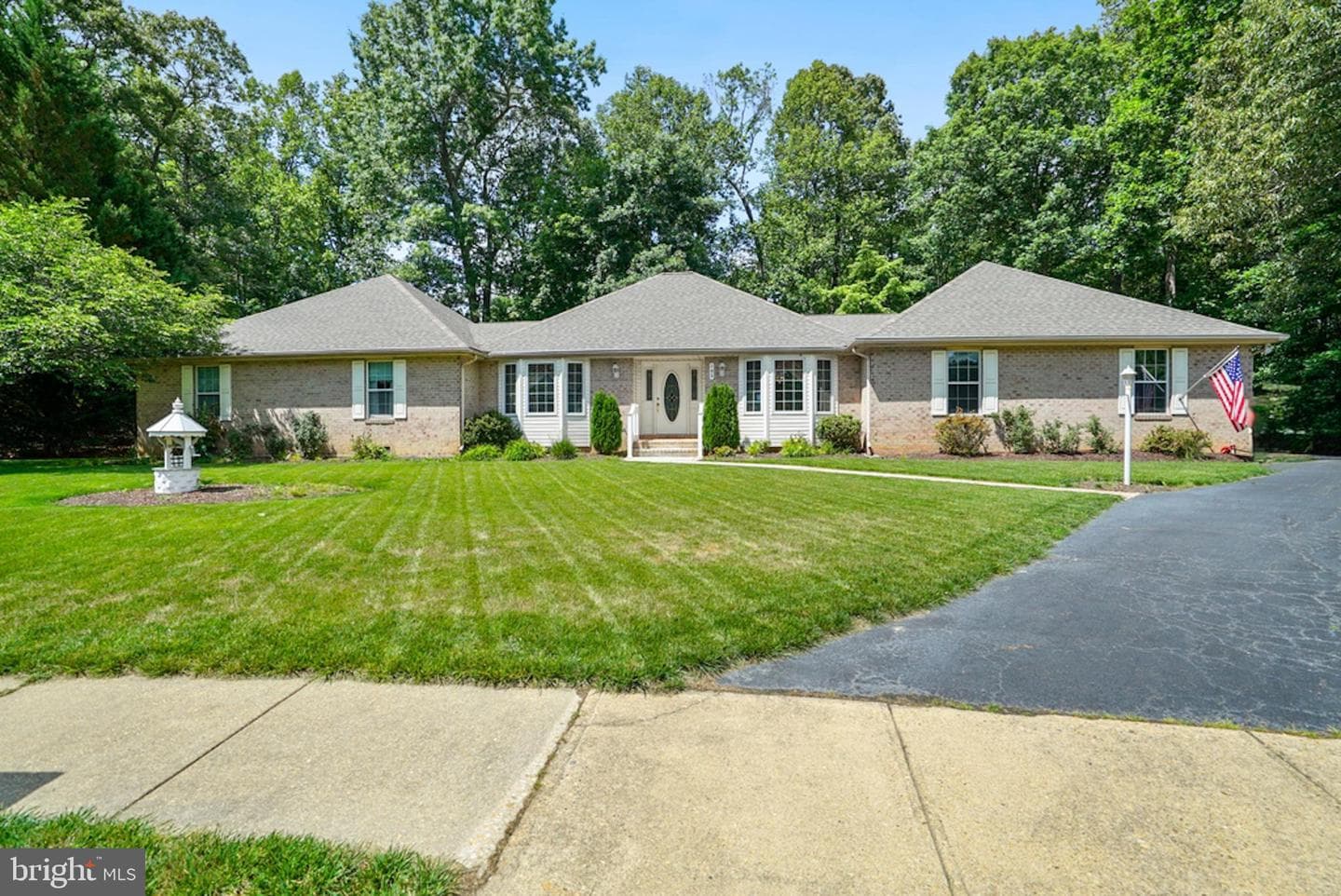 105 Cornwall Court photo 21