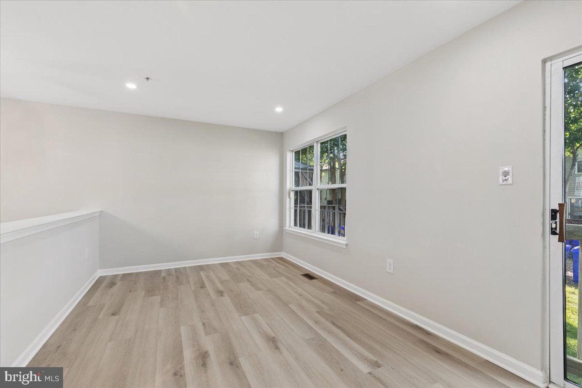 2577 Bolinbrook Court photo 12