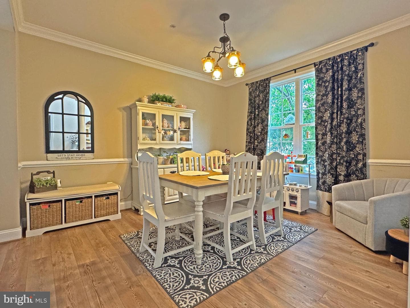 1004 Oats Drive photo 3