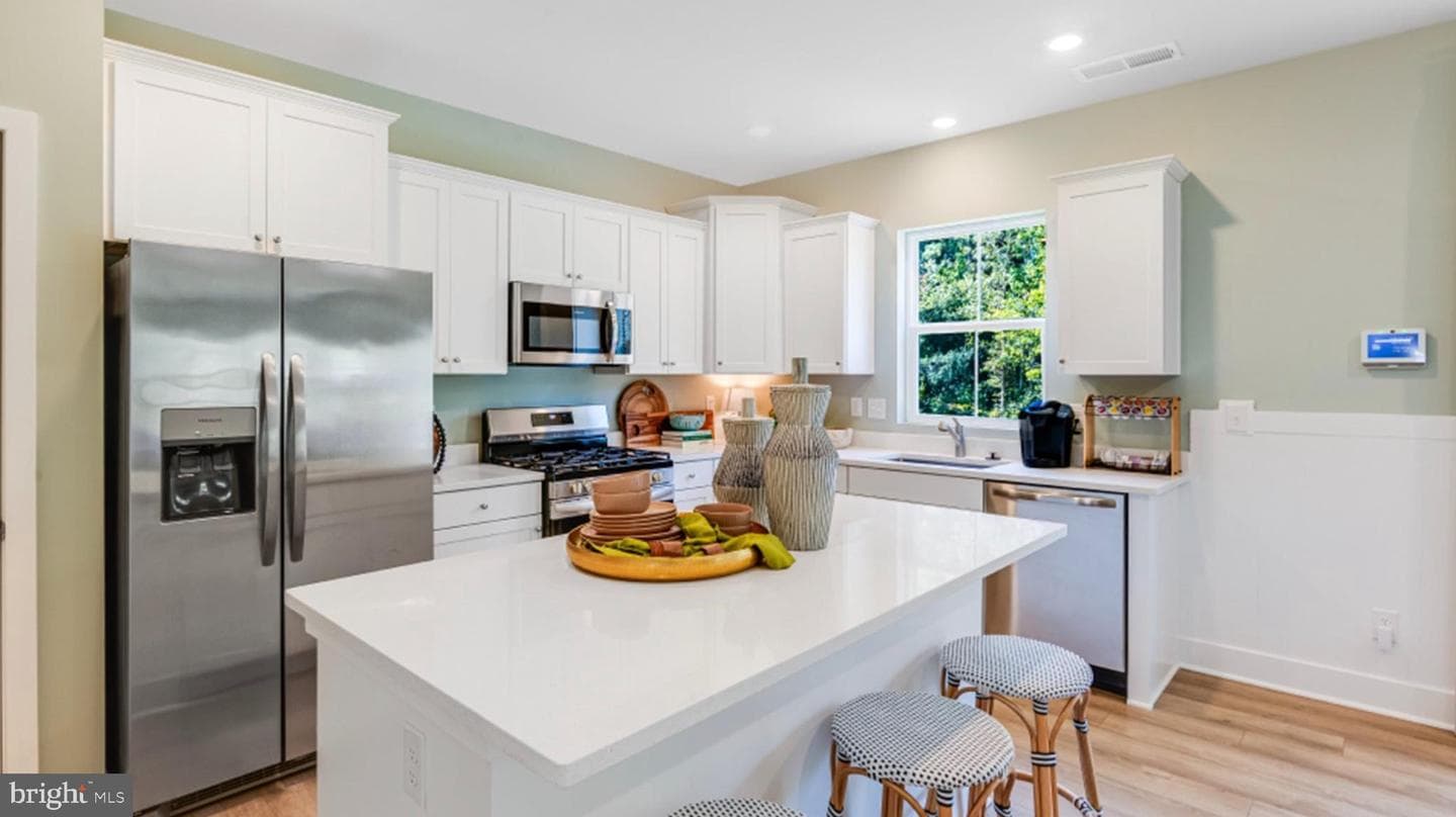 5376 Newport Circle photo 4