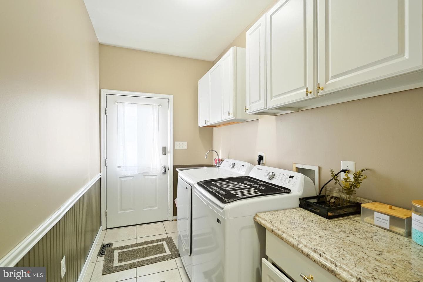 4900 Webfoot Court photo 28