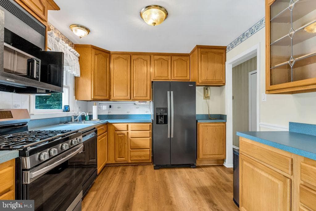 810 Kenyon Avenue photo 14