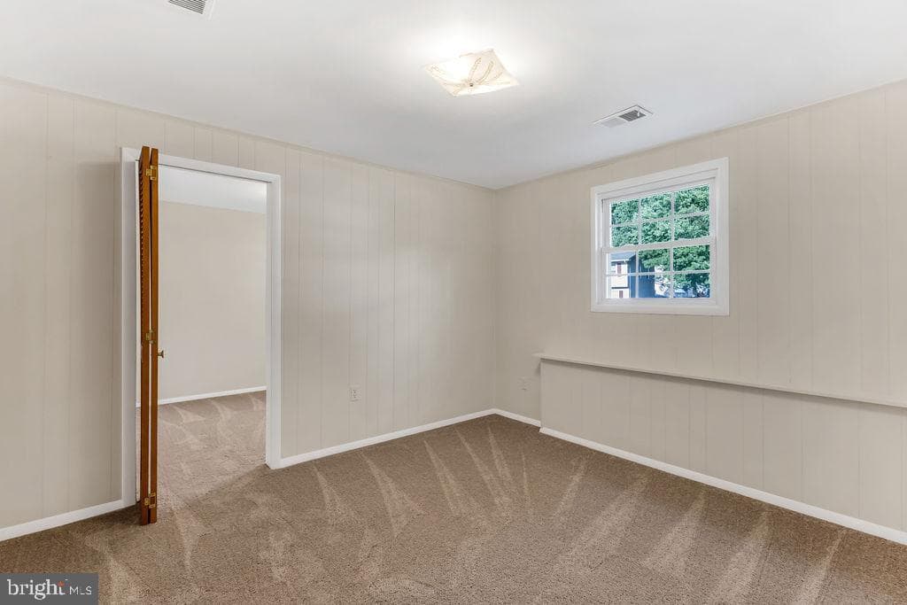 810 Kenyon Avenue photo 24