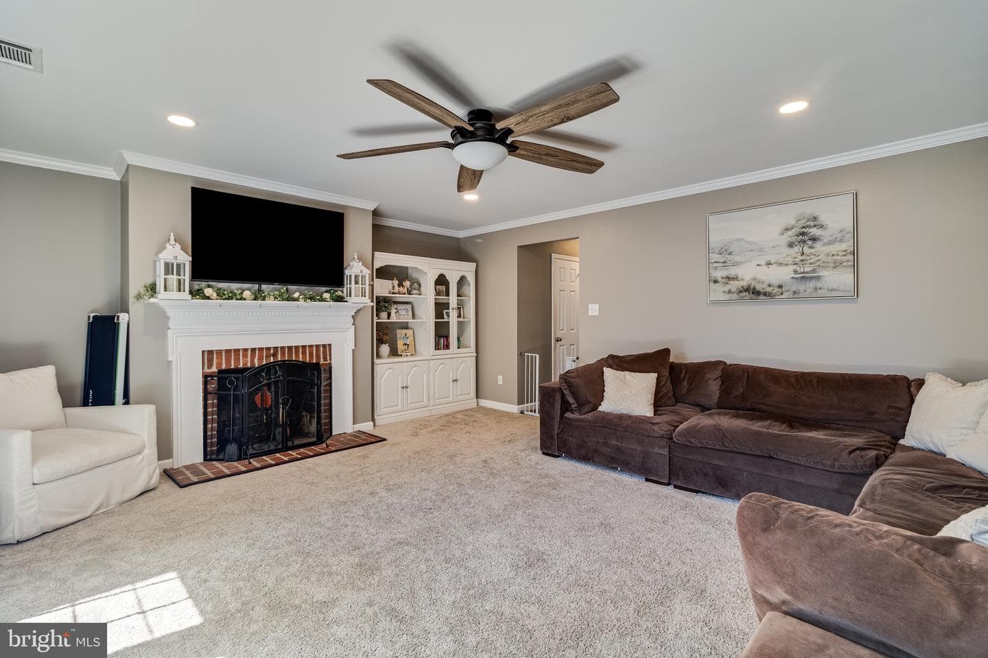 231 Heather Court photo 3