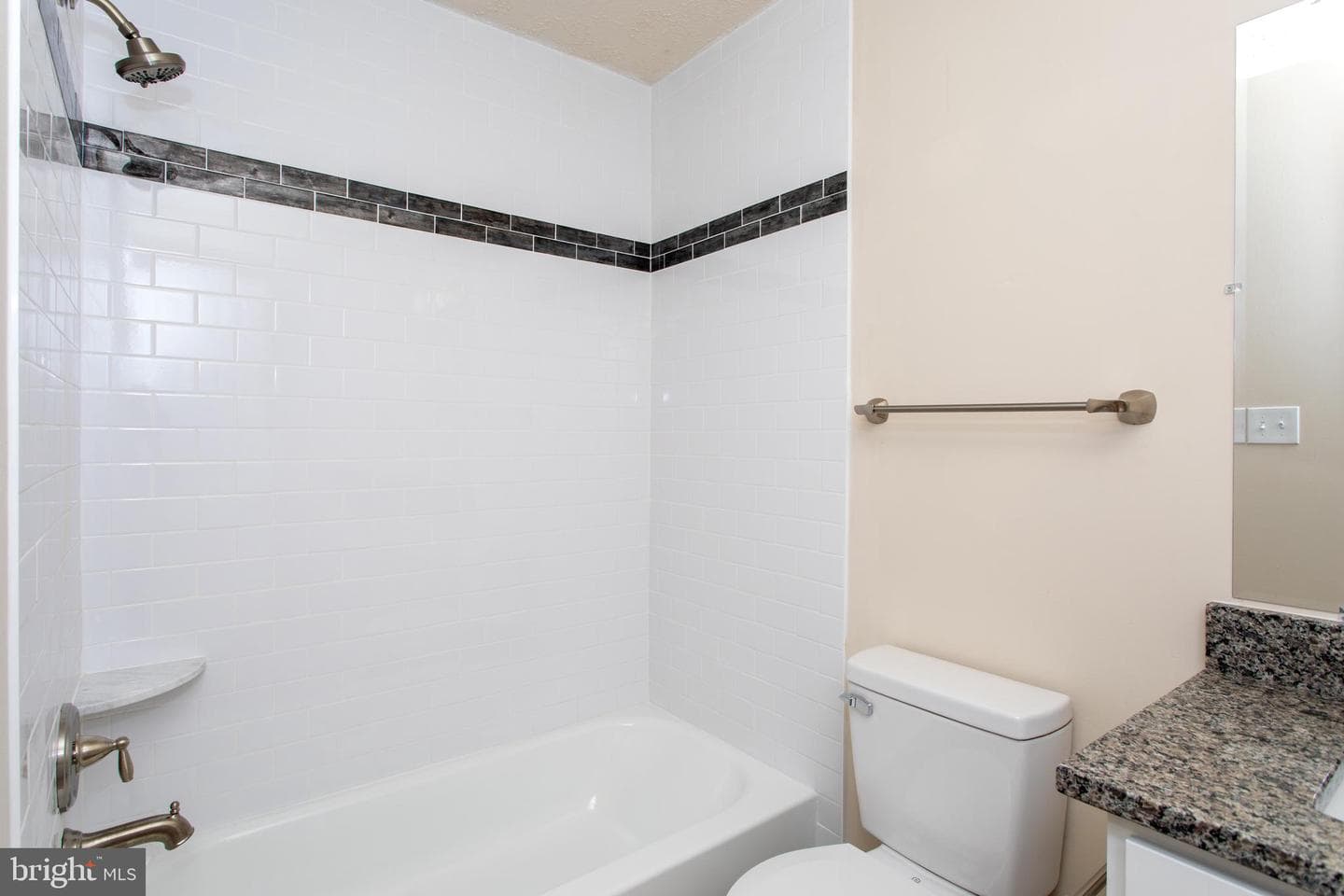 2533 Regal Place photo 19
