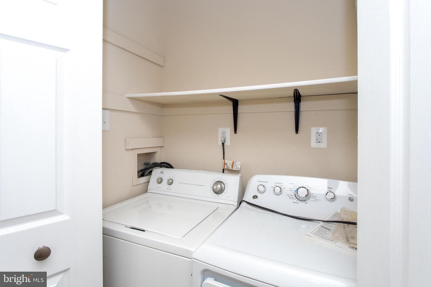 2533 Regal Place photo 21
