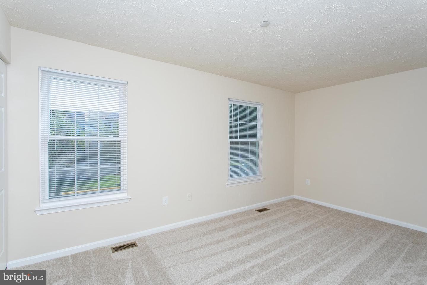 2533 Regal Place photo 25