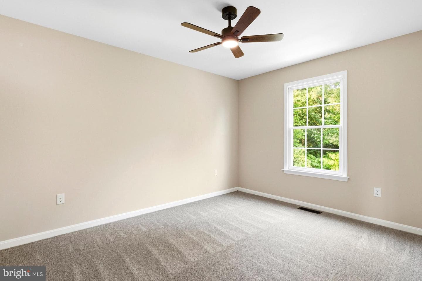 3180 Gainsborough Court photo 28