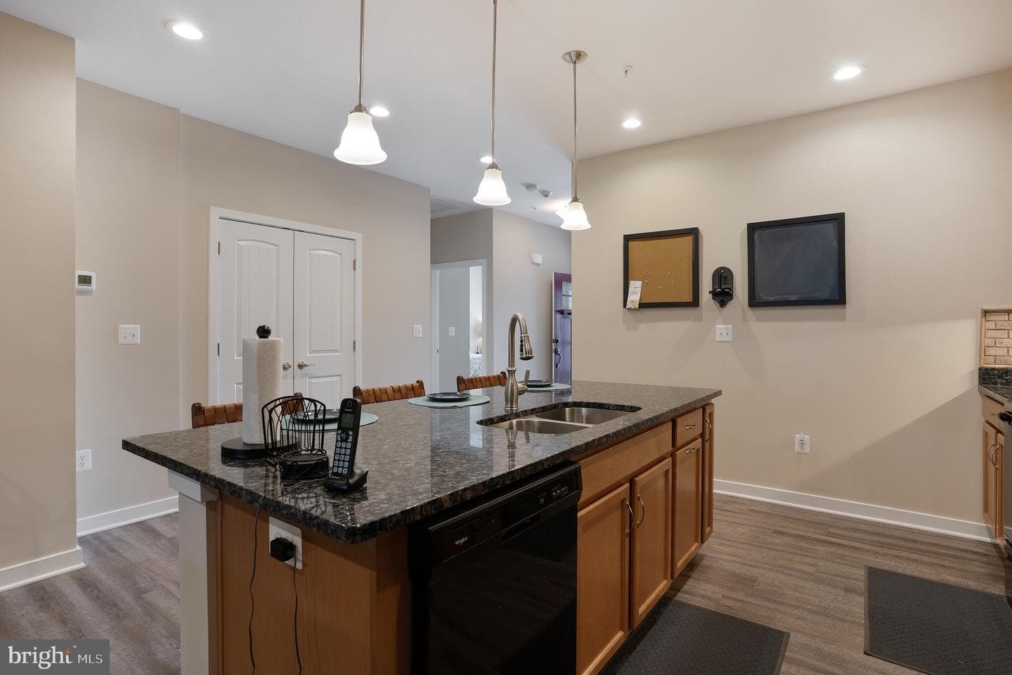 100 Camden Circle photo 15