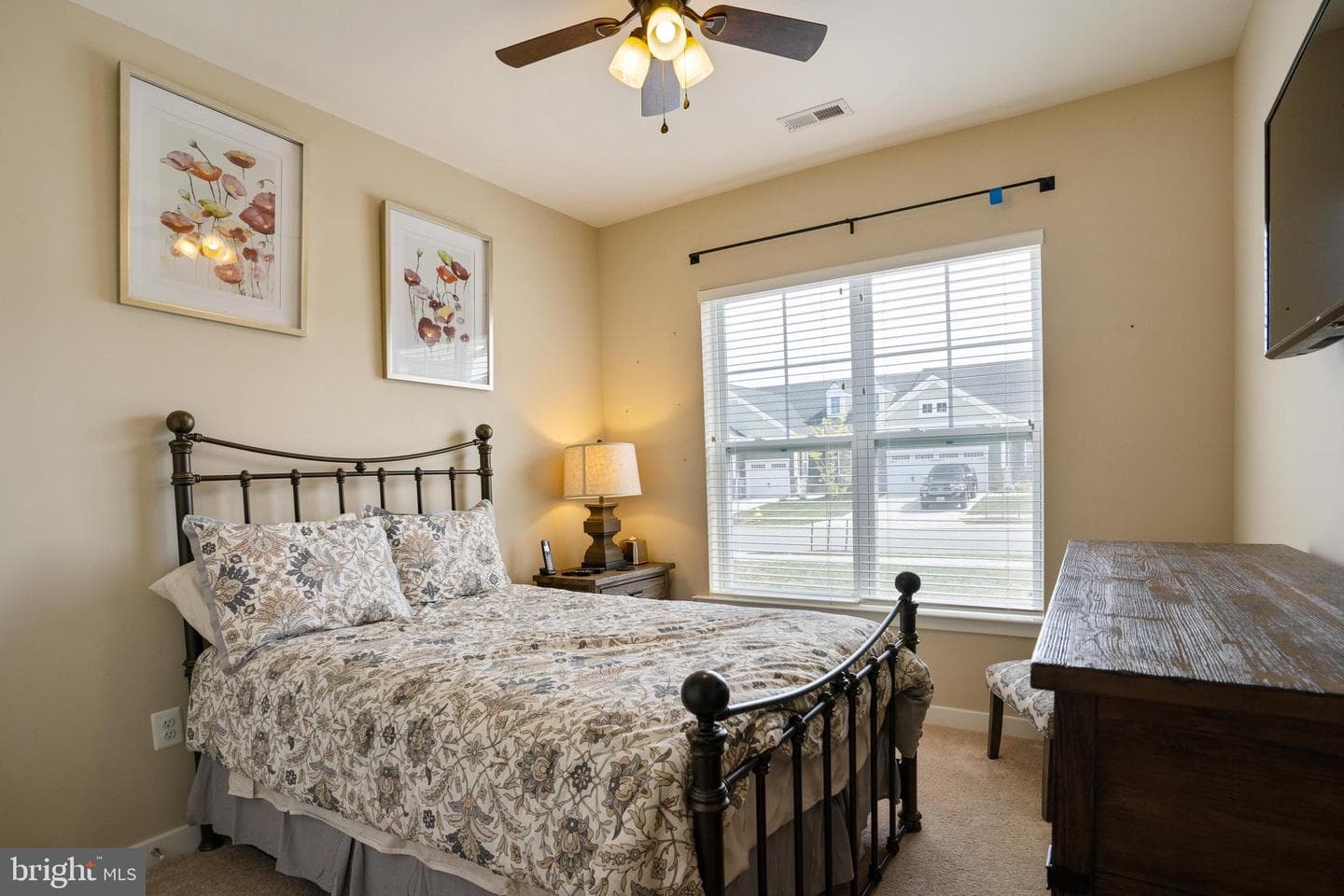 100 Camden Circle photo 9