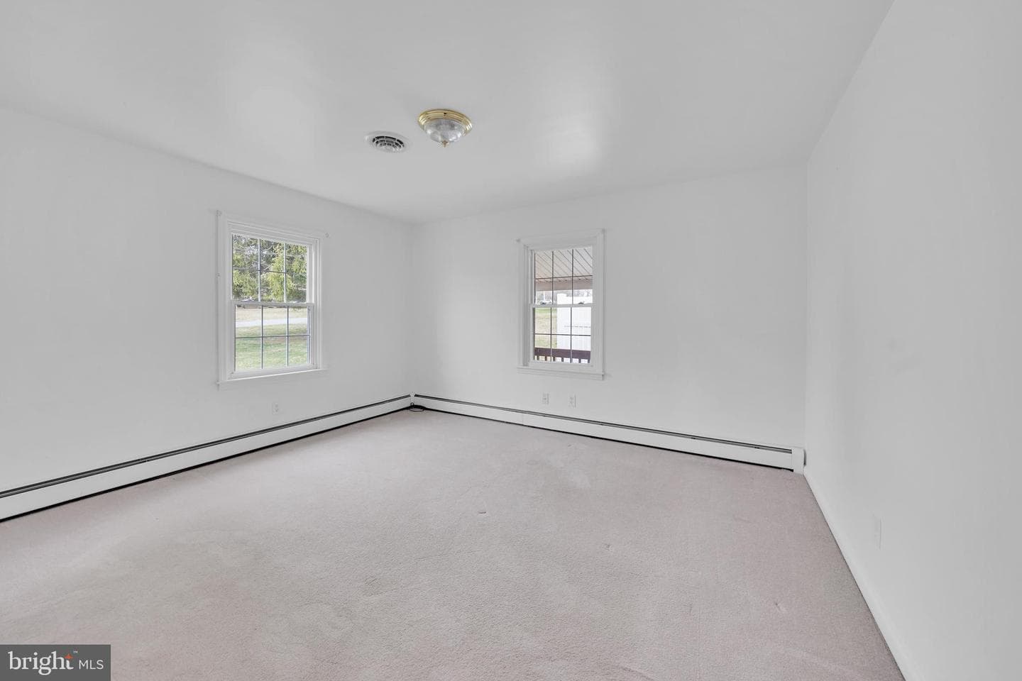 4138 Hillcrest Avenue photo 12