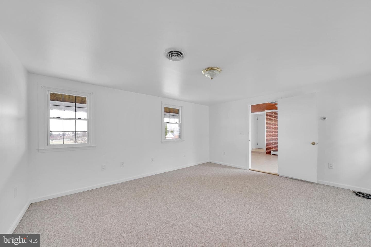 4138 Hillcrest Avenue photo 17