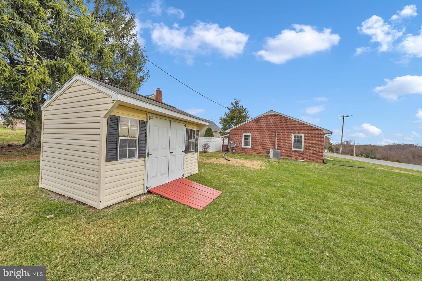 4138 Hillcrest Avenue photo 28