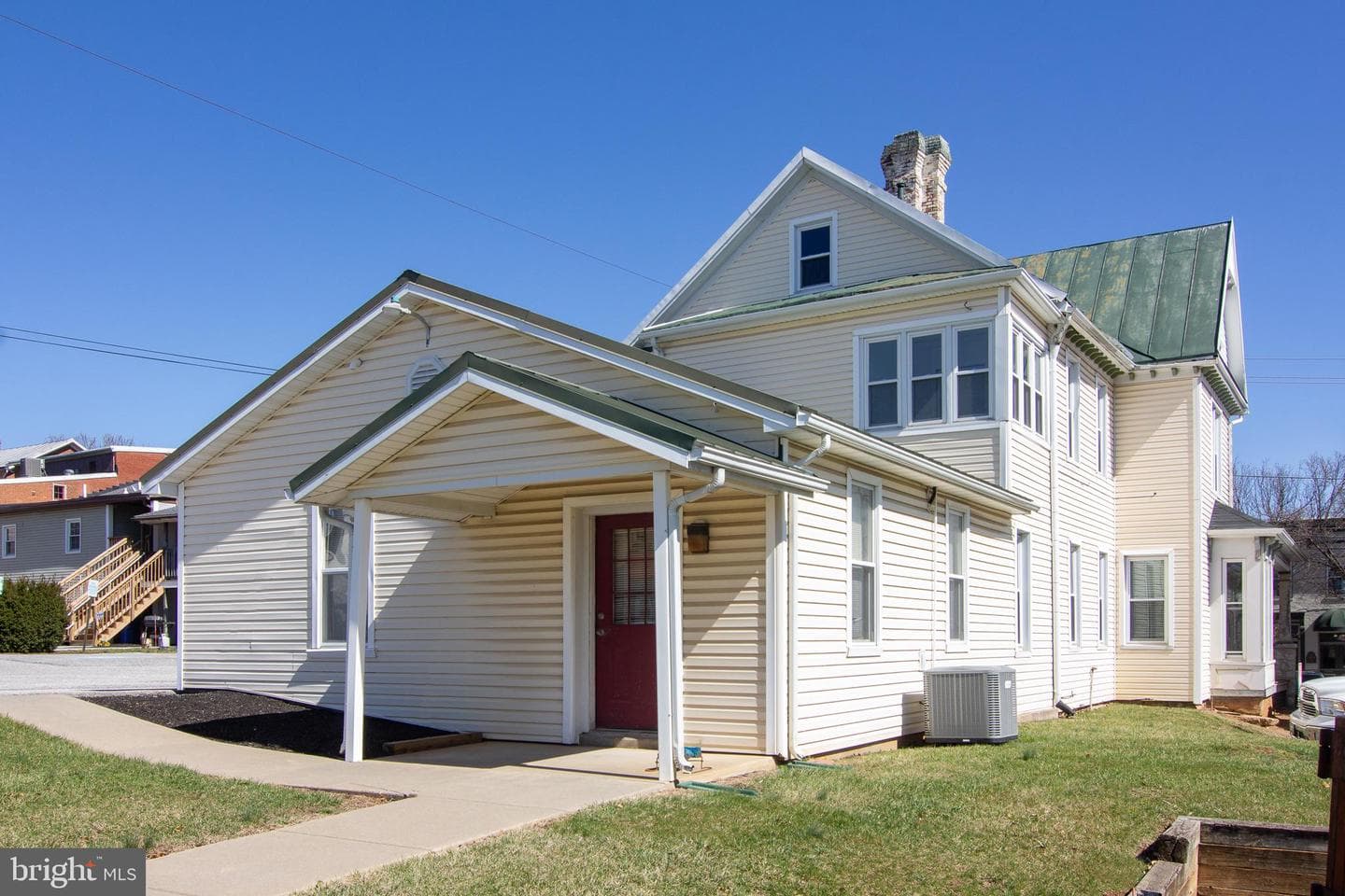 192 E Main Street photo 6