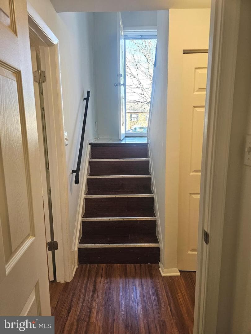 398 Bishop Street photo 16