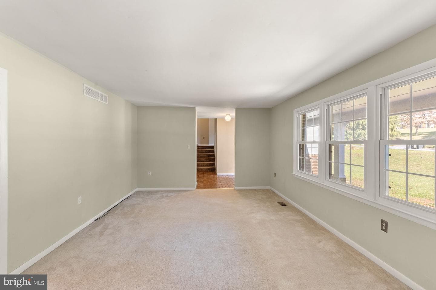 934 Winchester Drive photo 5