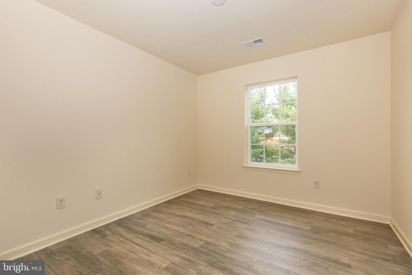 820 Wembley Drive #2b photo 17