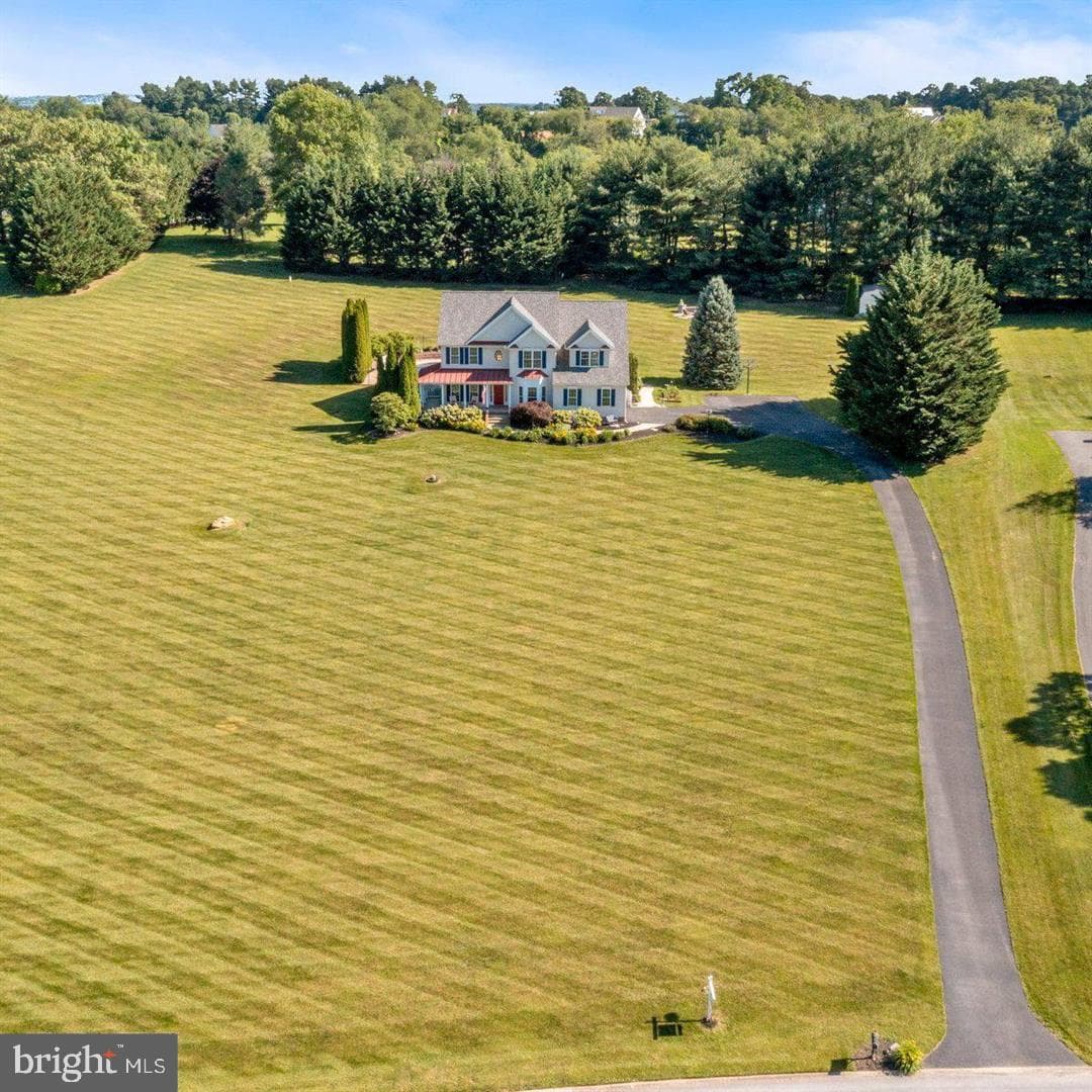 1687 Village Green Drive photo 11