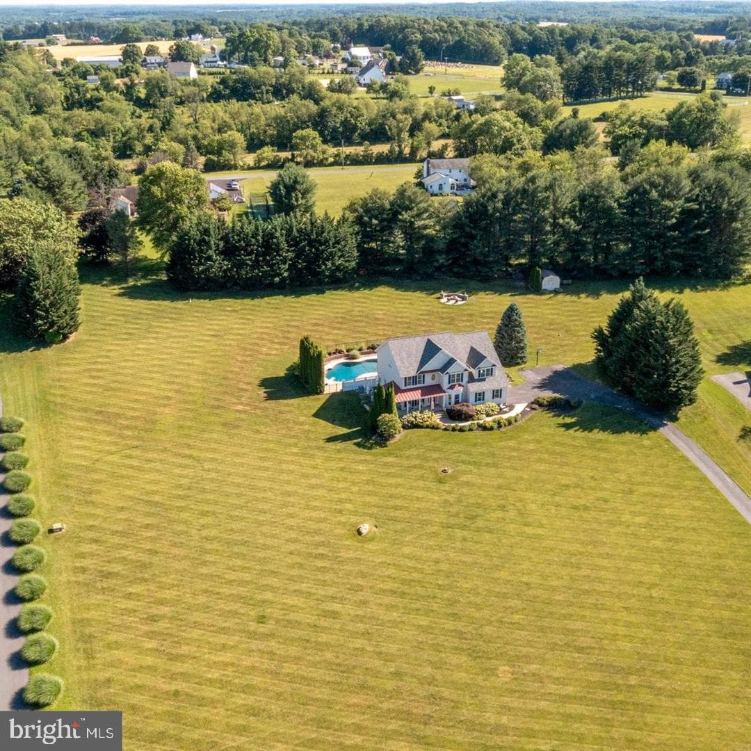1687 Village Green Drive photo 12