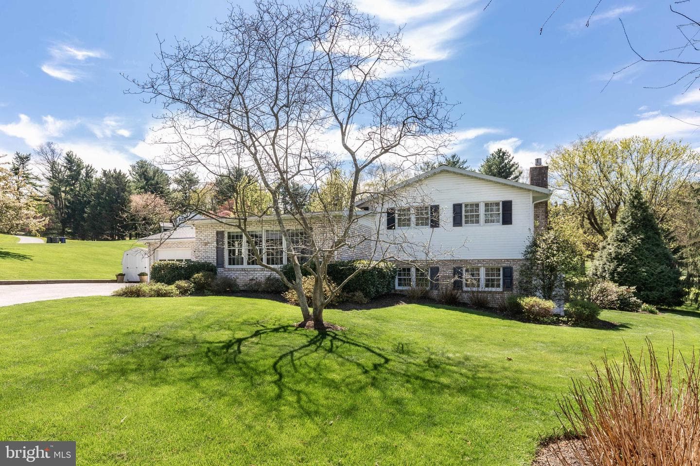 832 Winchester Drive photo 3