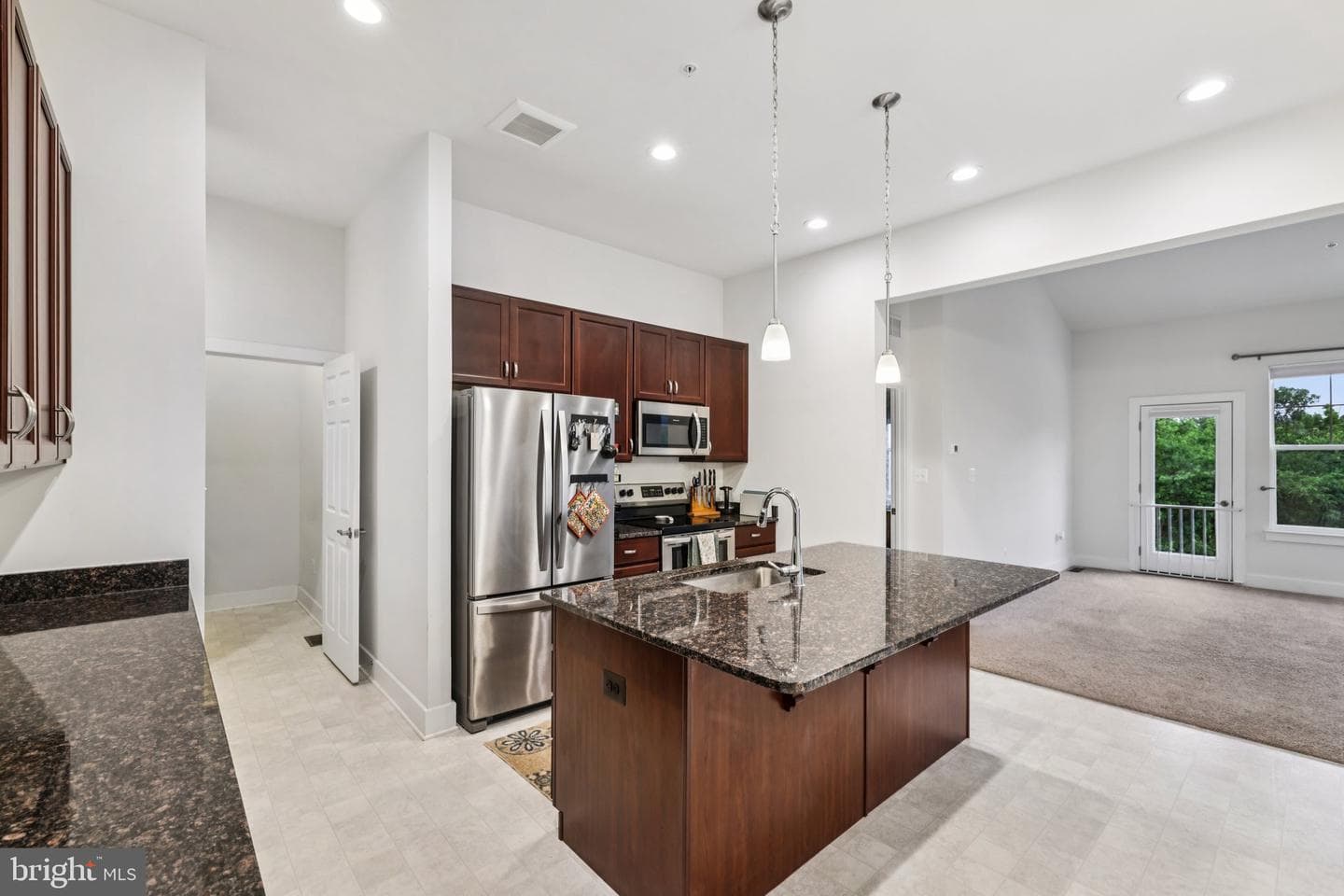 2810 Town View Circle photo 3