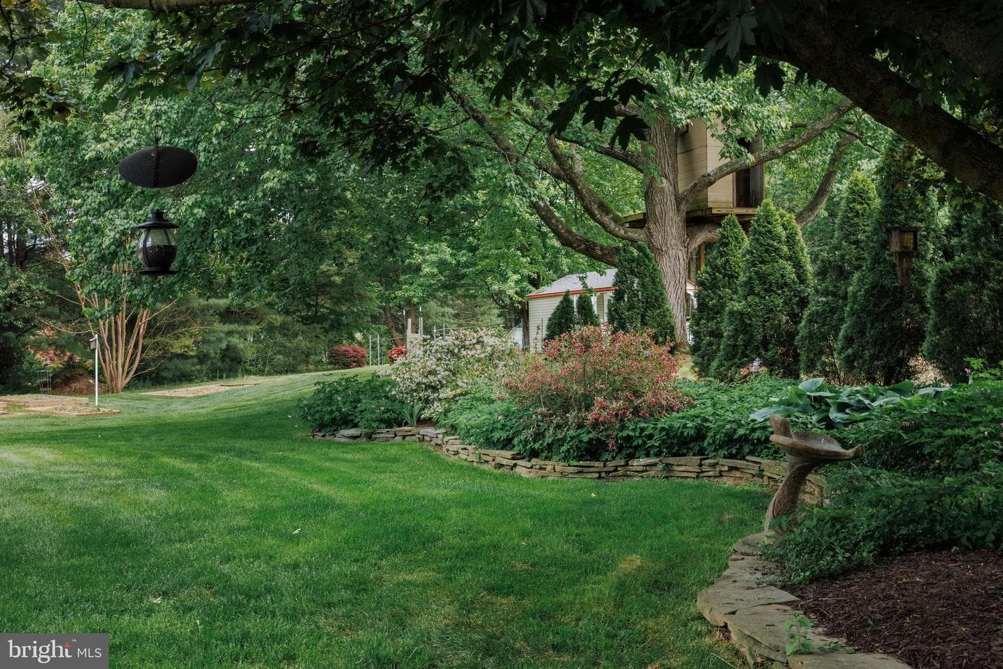 107 White Way photo 38