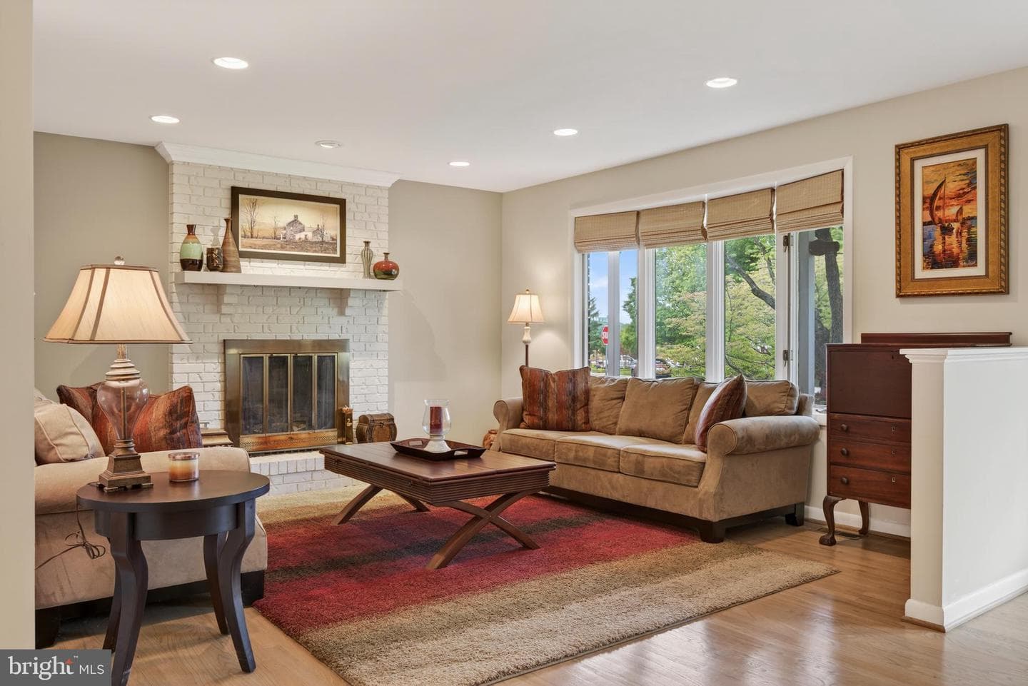 107 White Way photo 6
