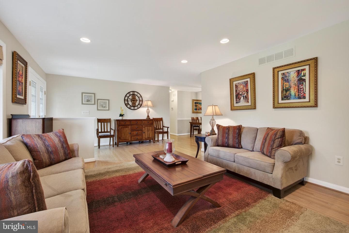 107 White Way photo 8