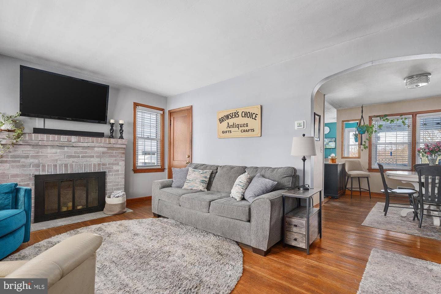463 E Green Street photo 11