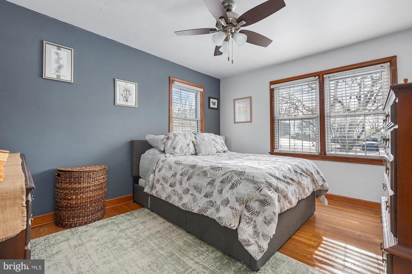 463 E Green Street photo 20