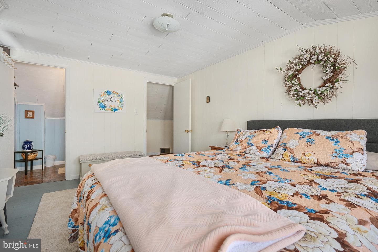 463 E Green Street photo 27