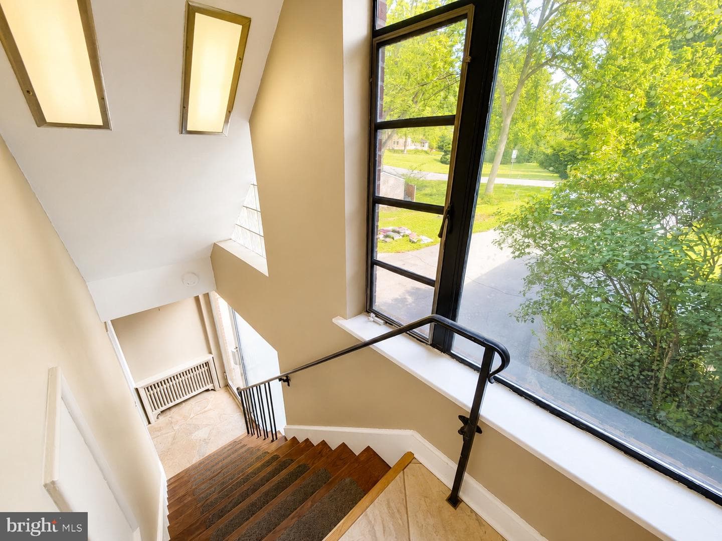 102 Bond Street photo 35