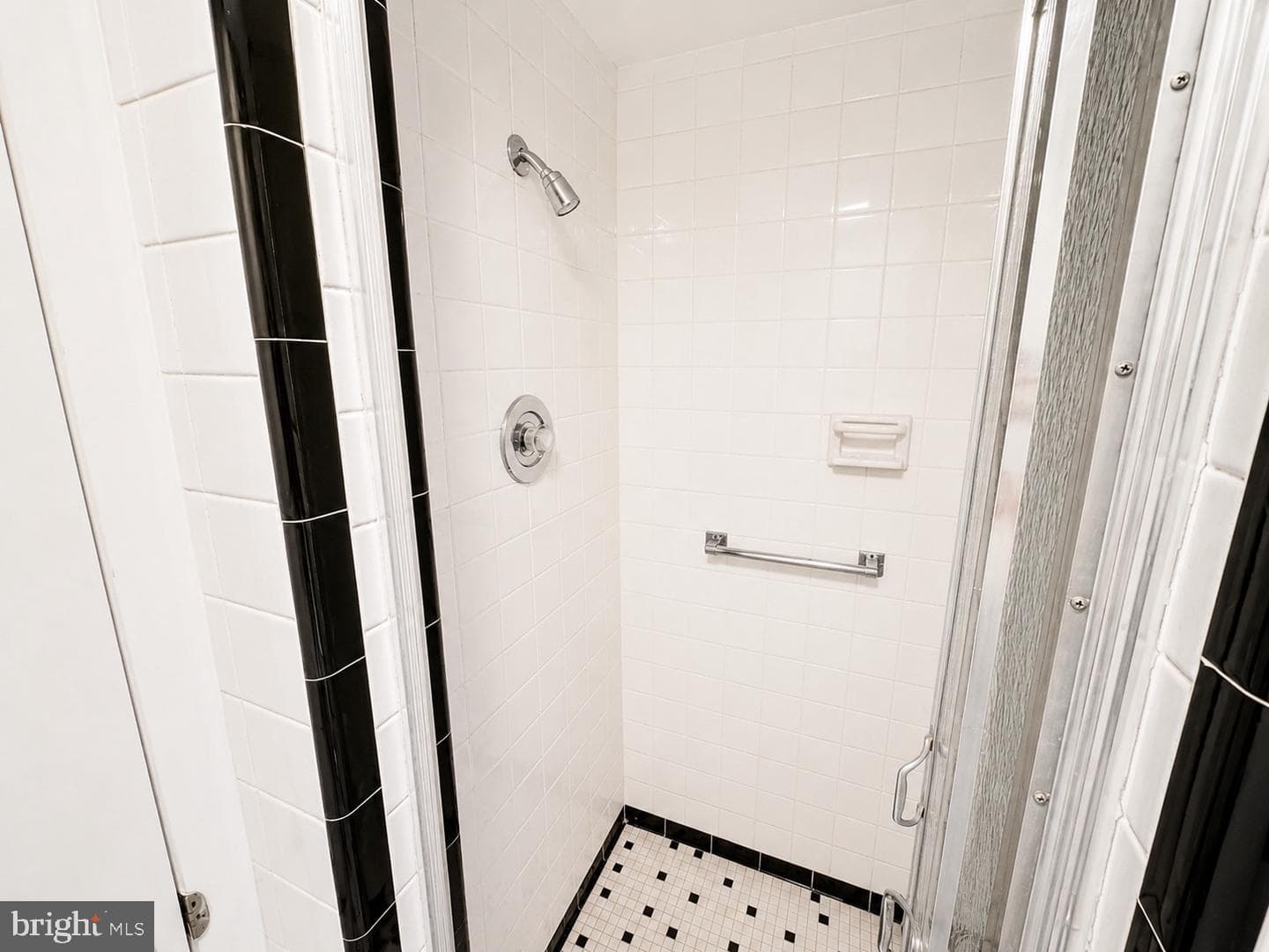 102 Bond Street photo 41