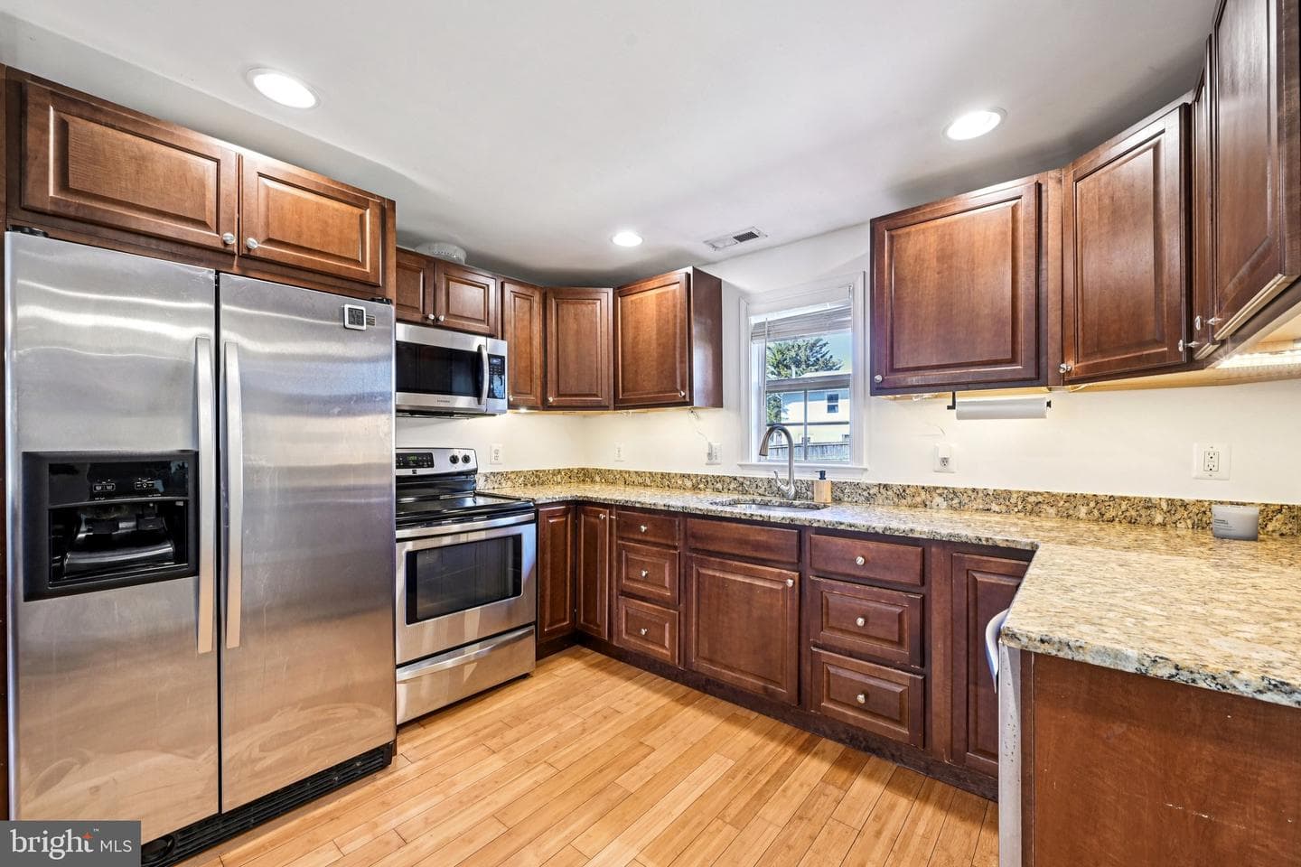 1516 Cherry Avenue photo 12