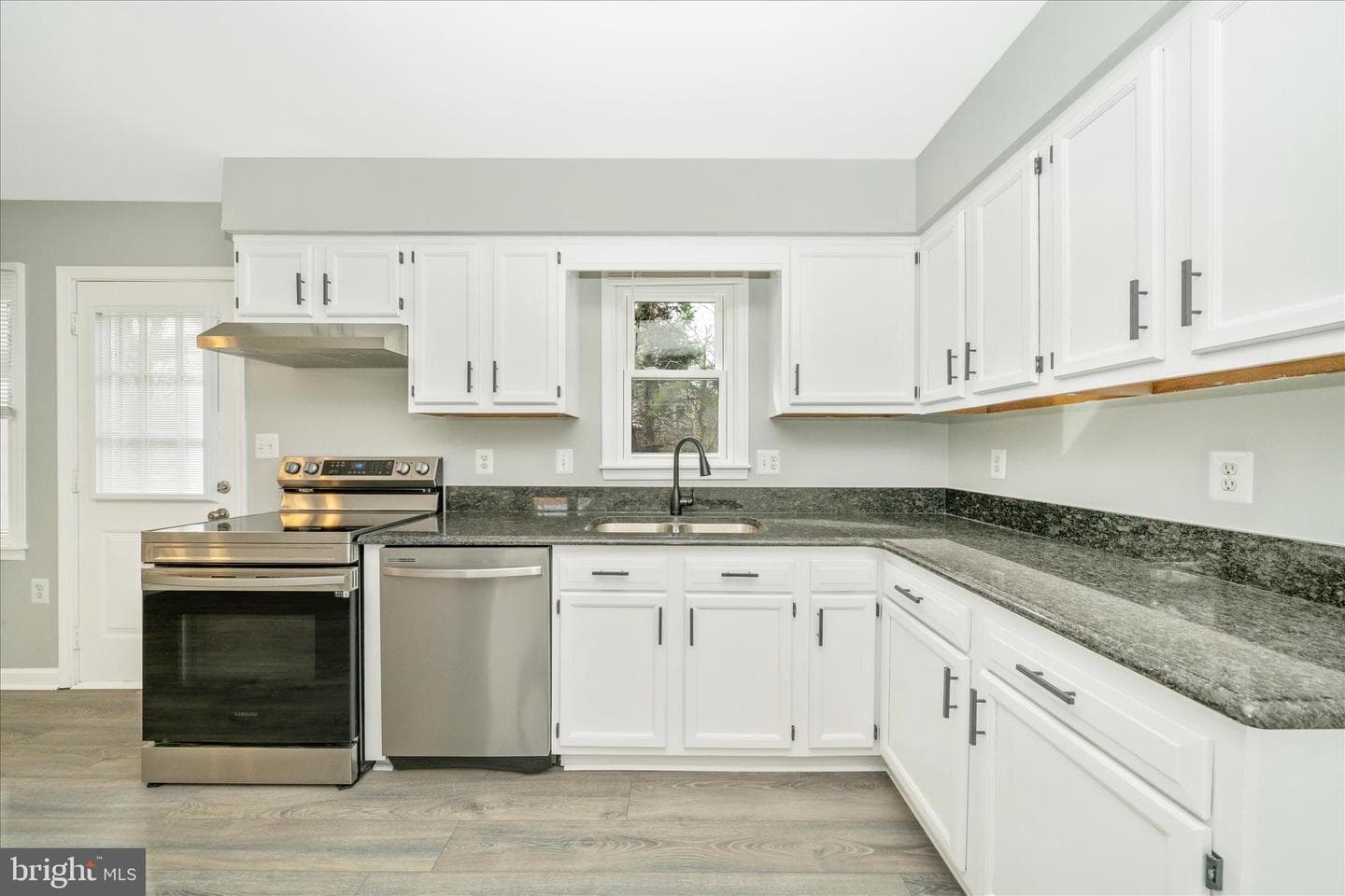 412 Windy Knoll Drive photo 24