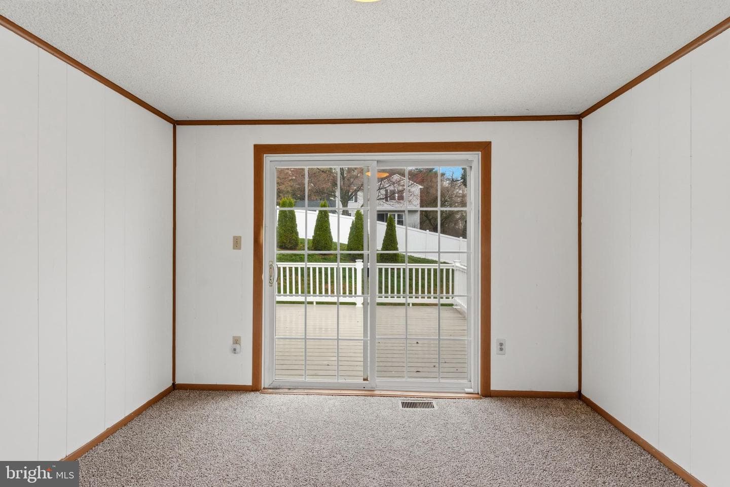 438 Uniontown Road photo 16