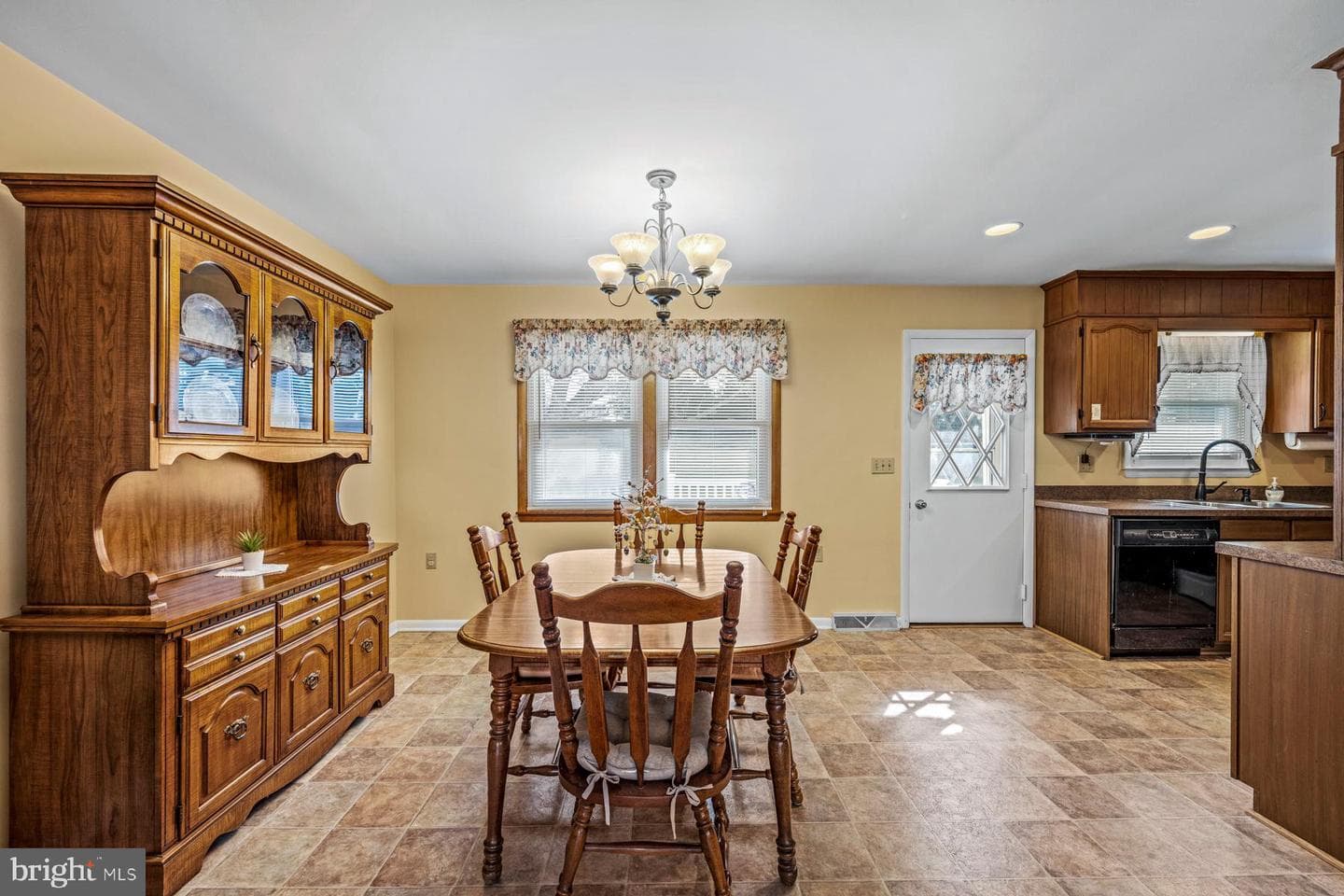 3011 Glenvue Drive photo 13