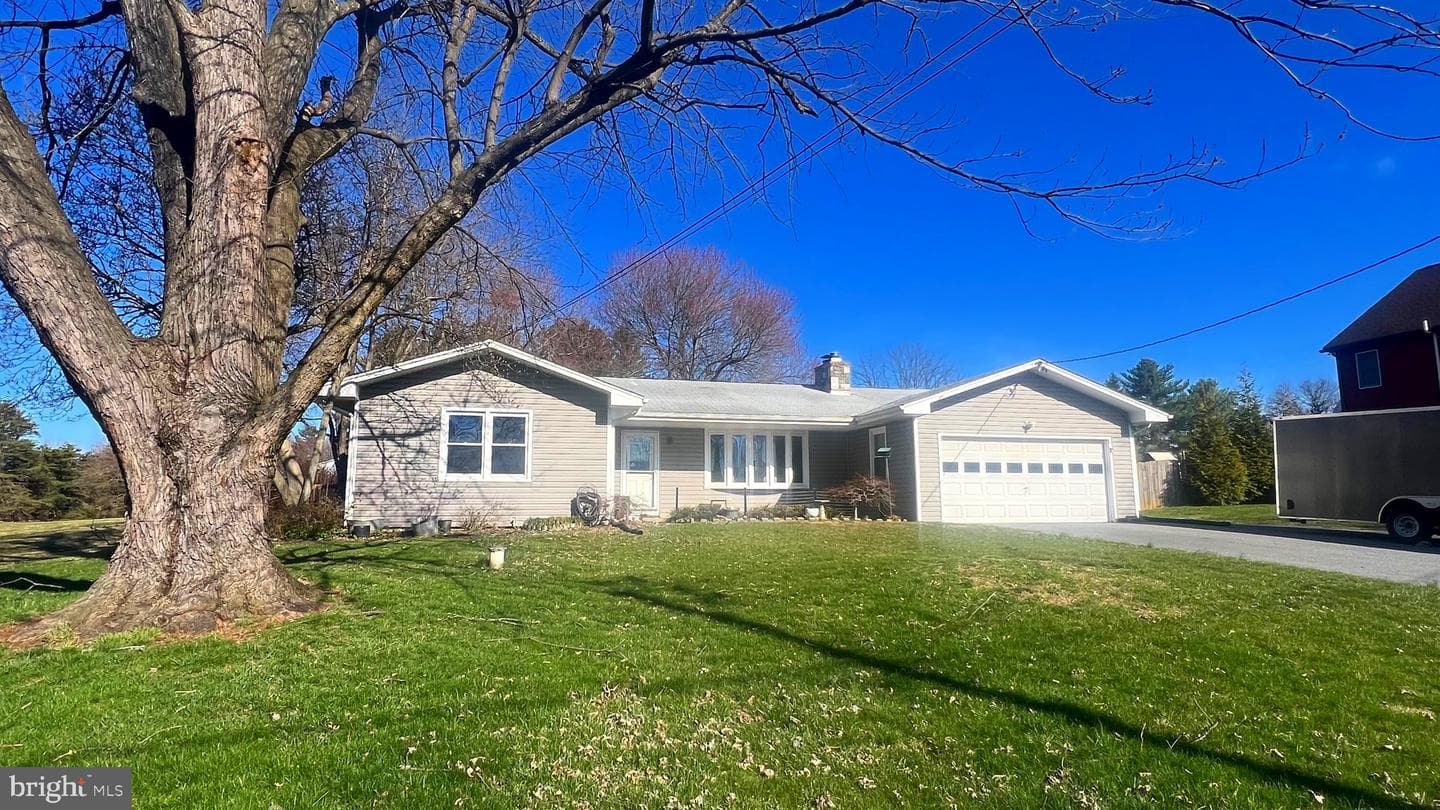 2106 Spencer Lane photo 2