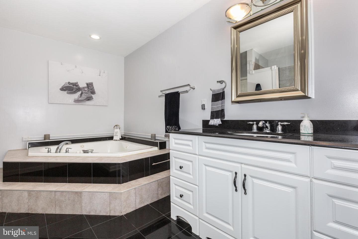 2106 Spencer Lane photo 27