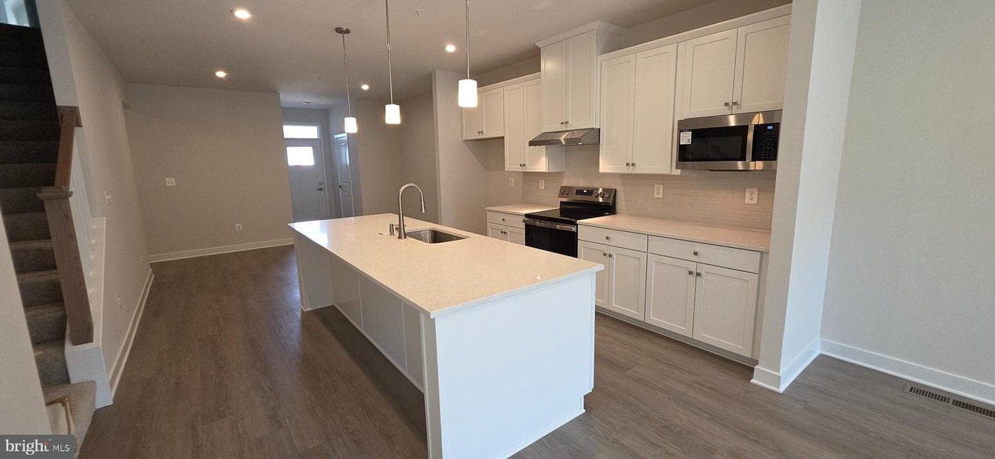 5234 Helton Drive photo 3