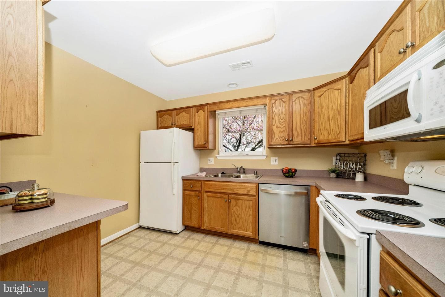 908 Roller Coaster Court photo 16