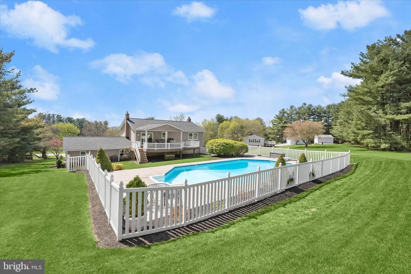 3002 Glenvue Drive photo 42