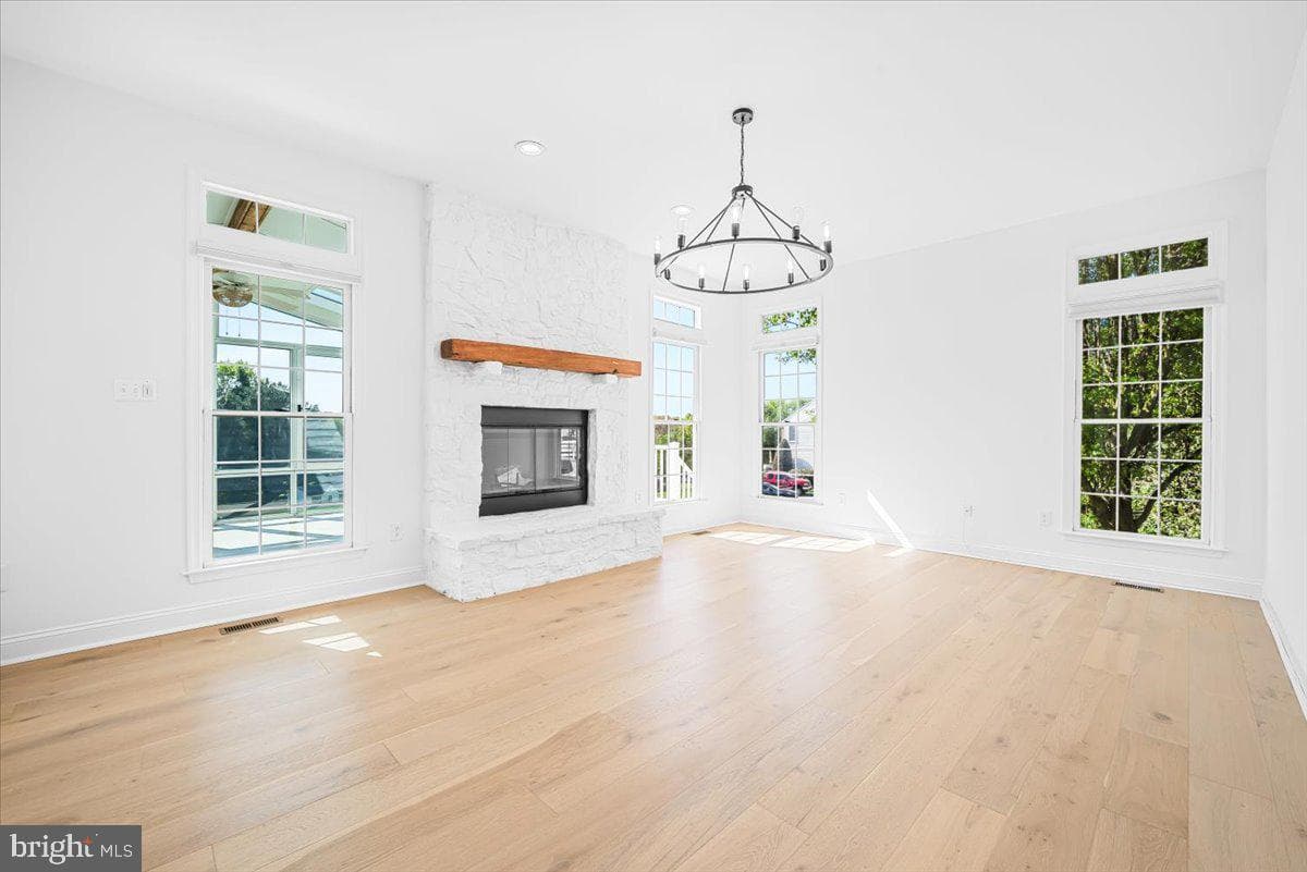 6201 Belmont photo 28
