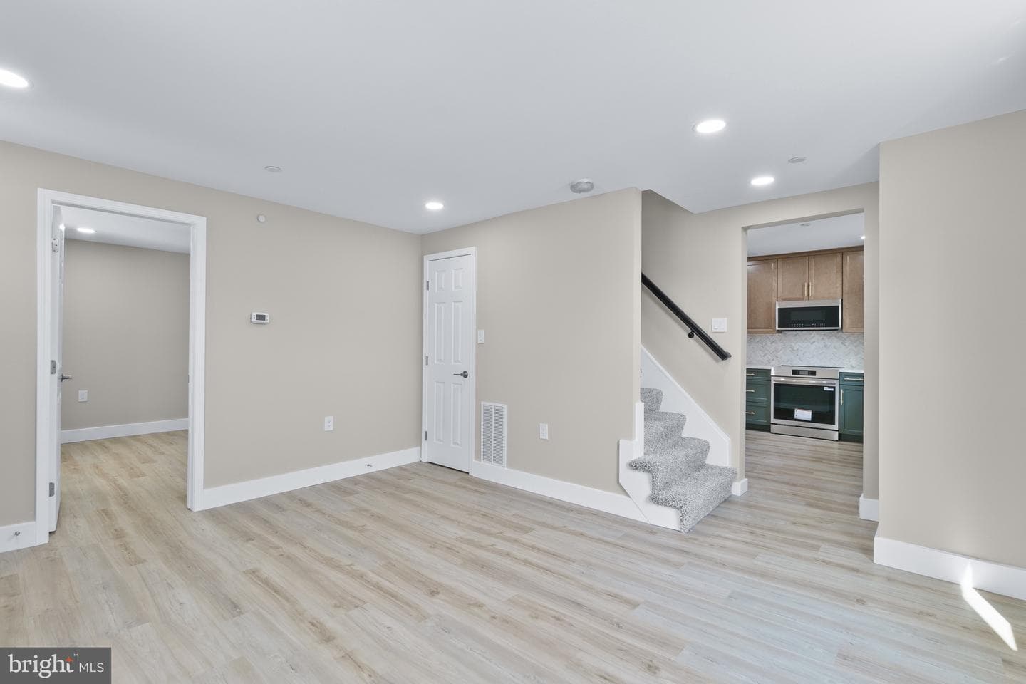 11 Baker Avenue photo 30