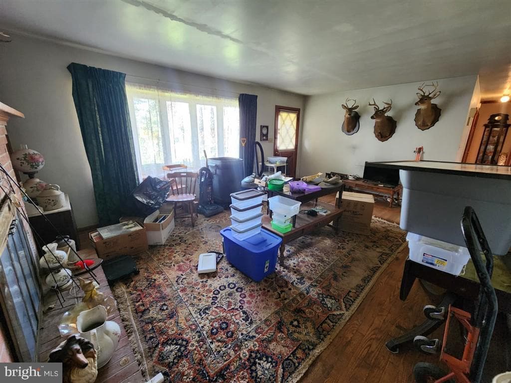 307 Barnes Avenue photo 9