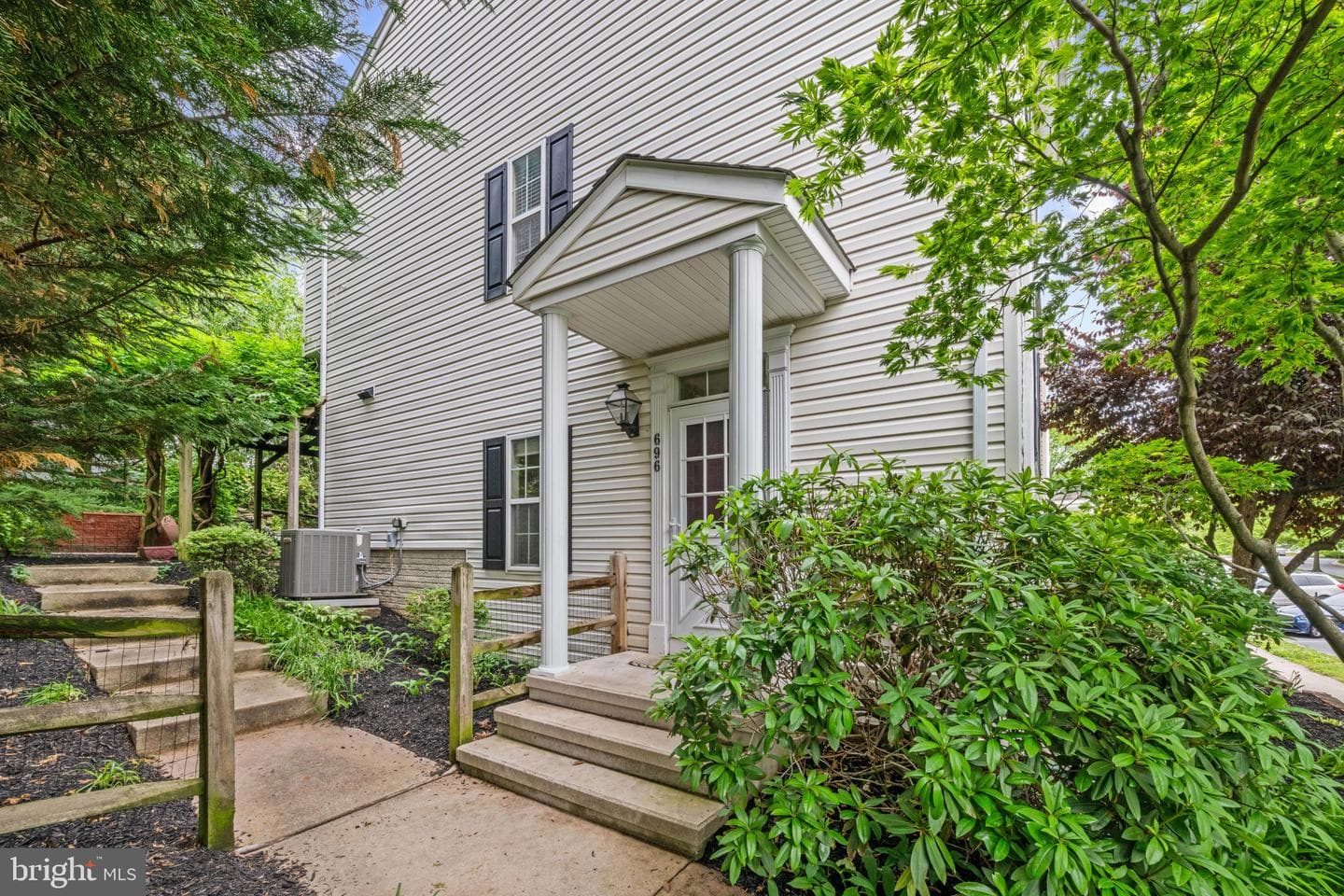 696 Tram Way photo 2